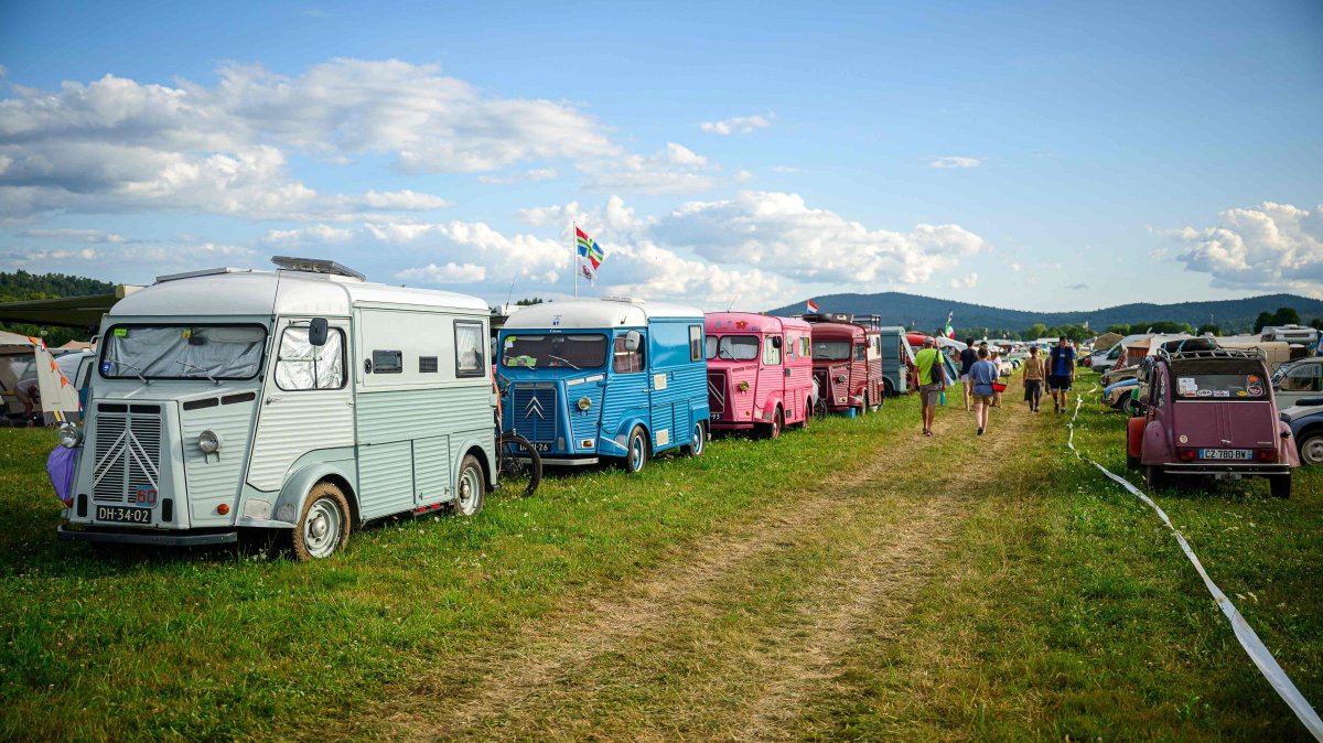In world that races, Citroen 2CV fans choose to chill in Slovenia