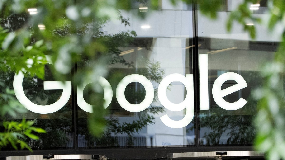 The Google logo is seen outside the company&#039;s offices in London, U.K., June 24, 2025. (Reuters Photo)
