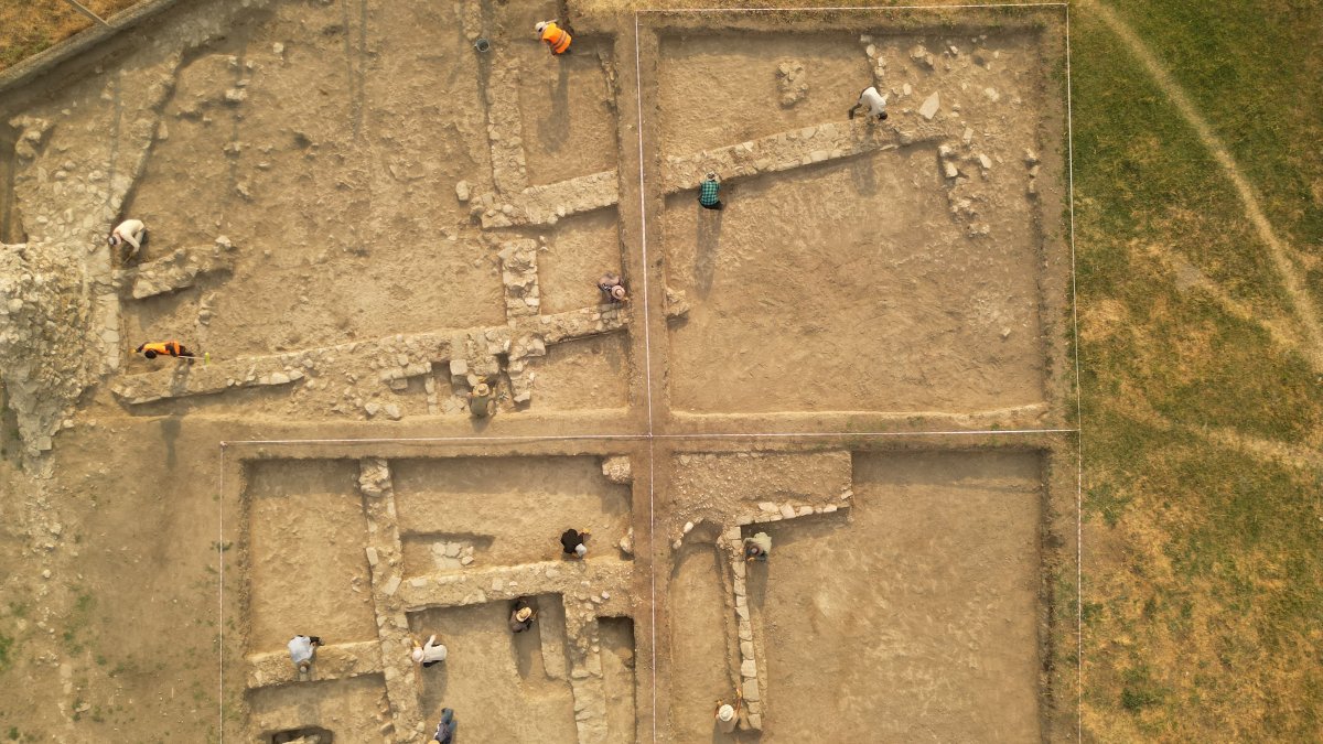 Archaeological excavations in Old Van City, eastern Türkiye, Aug. 4, 2025. (AA Photo)