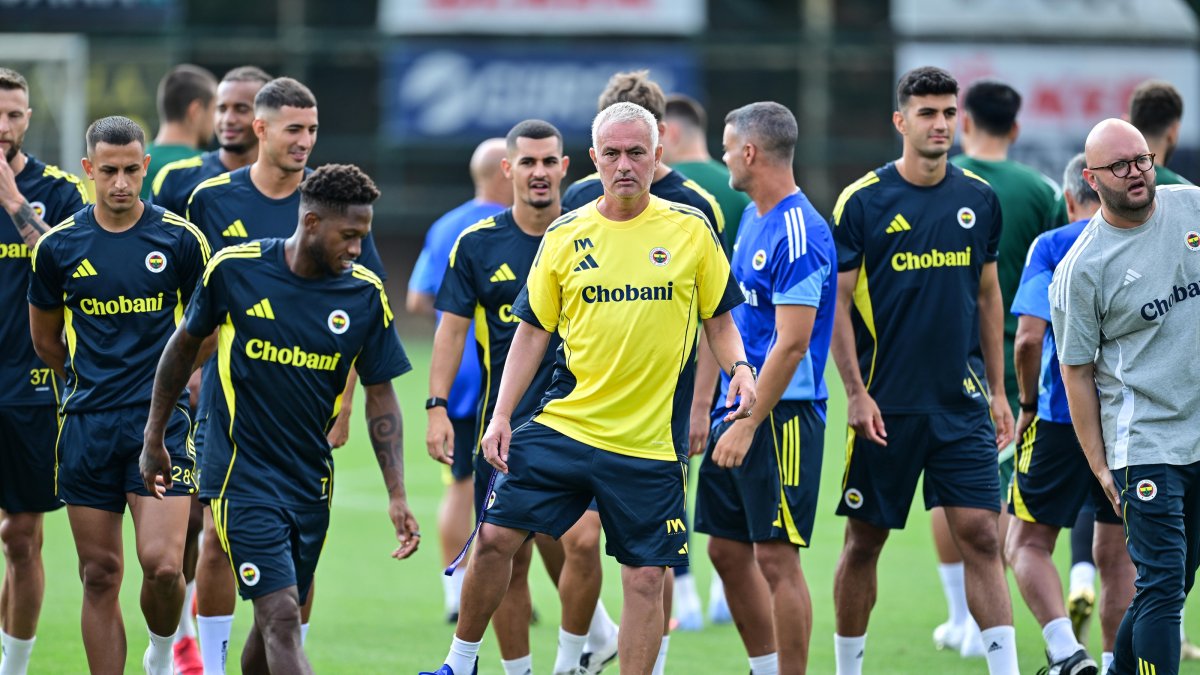 Fenerbahçe walk tightrope in Champions League clash with Feyenoord