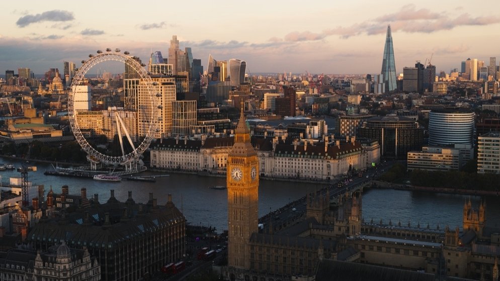 London After Dark: Your Ultimate Guide to Nightlife, Art, Food & Music