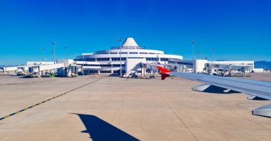 A view of Antalya Airport from the window of a plane, Antalya, Türkiye, Oct. 1, 2021. (Shutterstock Photo)