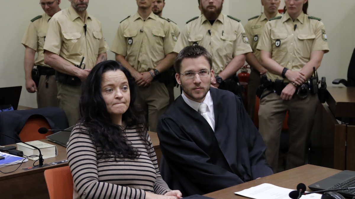 Germany considers 'right to hope' for neo-Nazi who killed 8 Turks