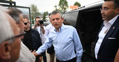 Republican People&#039;s Party (CHP) Chair Özgür Özel steps out of a vehicle as he arrives to visit Fatoş Pınar Türker, the detained general manager of Medya AŞ., at a prison, Istanbul, Türkiye, Aug. 1, 2025. (AA Photo)