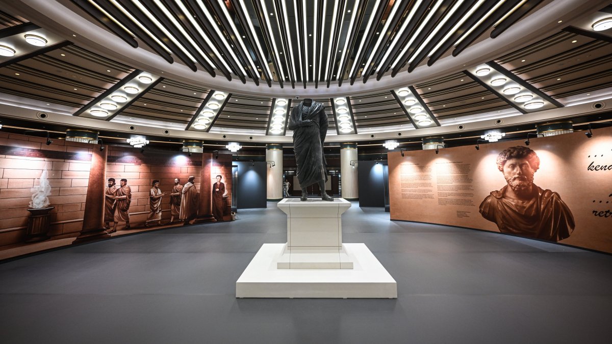 Artifacts uncovered through the &quot;Legacy for the Future Project,&quot; alongside recovered and seized cultural items, are on display at an exhibition, Ankara, Türkiye, Aug. 7, 2025. (AA Photo)