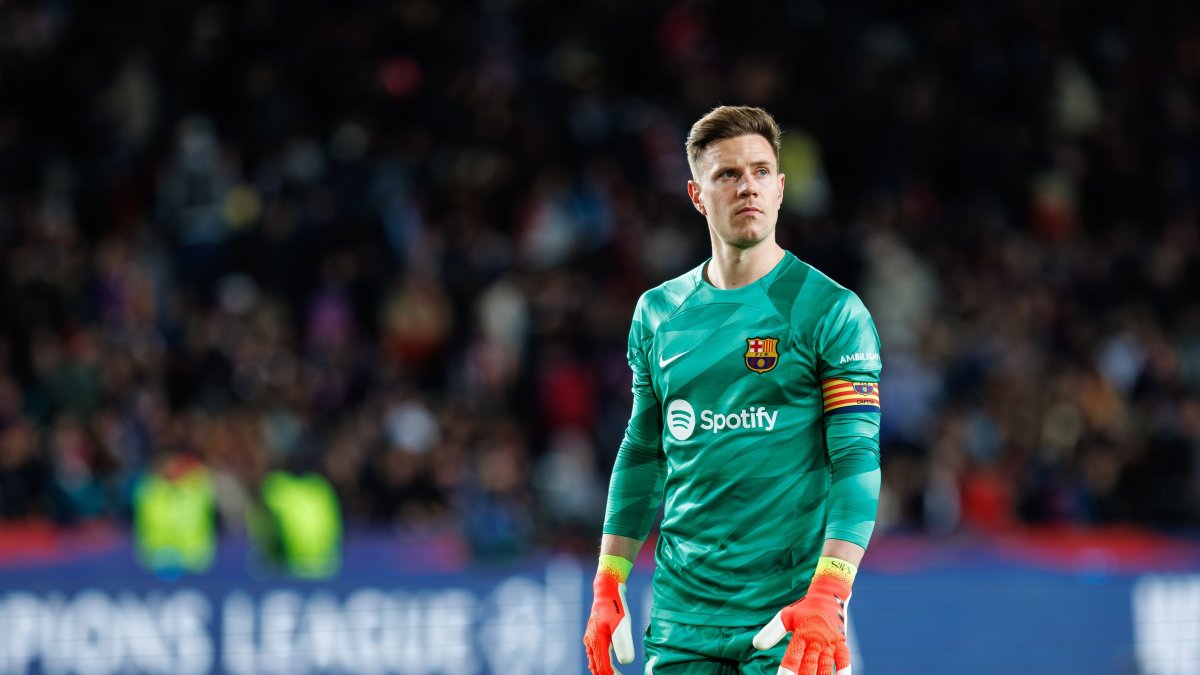 Barcelona strip Ter Stegen of captaincy in medical report standoff
