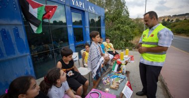 Kids donate proceeds from a playground fundraiser to support Gaza’s children, Sakarya, northwestern Türkiye, Aug. 7, 2025. (AA Photo)