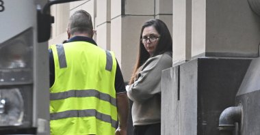 Erin Patterson (L) leaves a court, Melbourne, Australia, April 15, 2025. (AP Photo)