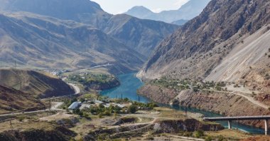 The Naryn River in the Tian Shan mountains, Kyrgyzstan. (Shutterstock Photo)