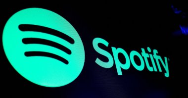 A screen displays the logo of Spotify on the floor at the New York Stock Exchange (NYSE) in New York City, U.S., Dec. 4, 2023. (Reuters Photo)