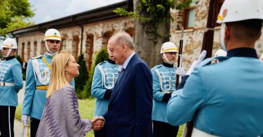 President Recep Tayyip Erdoğan (C) welcomes Italian Prime Minister Giorgia Meloni before the trilateral meeting, Istanbul, Türkiye, Aug. 1, 2025. (Reuters Photo)