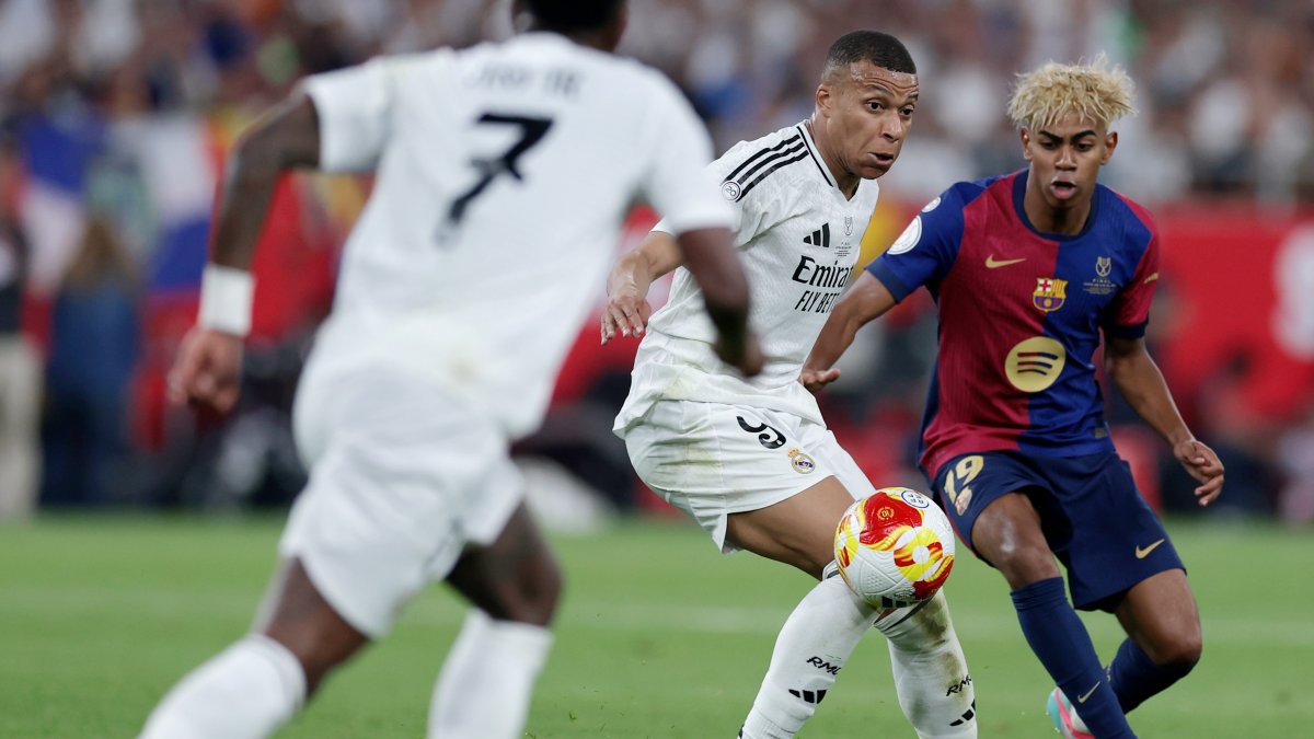 Barcelona look to keep ball rolling as Madrid aim for fresh start