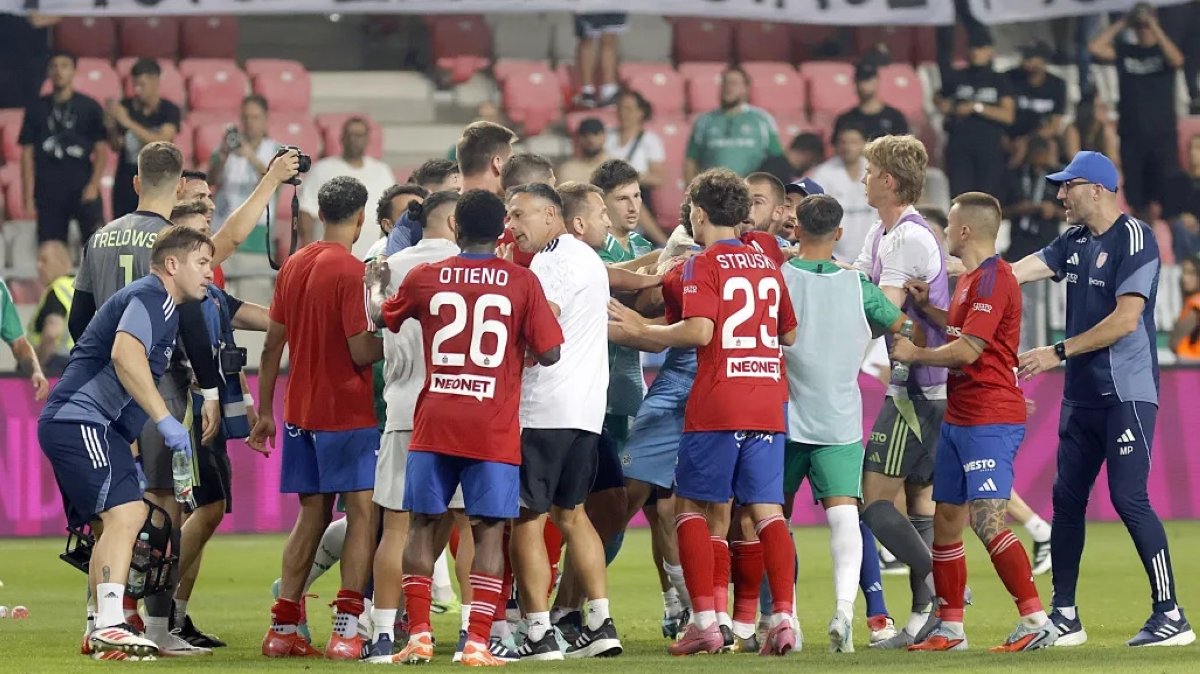 Israeli fans stir Polish outrage with “Murderers Since 1939” banner