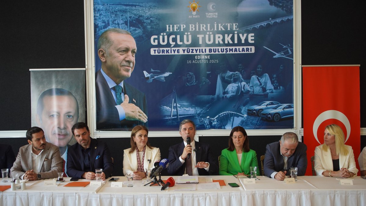 Justice and Development Party (AK Party) Deputy Chairman Zafer Sırakaya (C) speaks at a &quot;Century of Türkiye Meetings&quot; event held at a facility in Edirne, Türkiye, Aug. 17, 2025. (AA Photo)