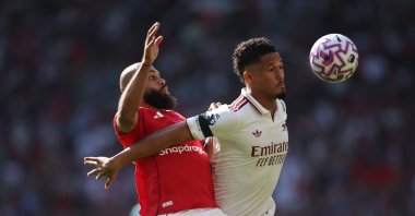 Bryan Mbeumo of Manchester United (L) in action against Arsenal&#039;s Gabriel(R) during a Premier League match in Manchester, U.K., Aug. 17, 2025. (EPA Photo)