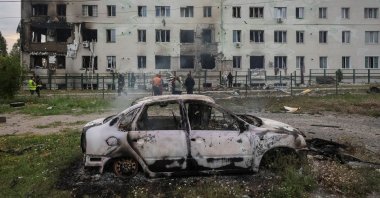 A view shows the site of the apartment building hit by a Russian drone strike, Kharkiv, Ukraine, Aug. 18, 2025. (Reuters Photo)