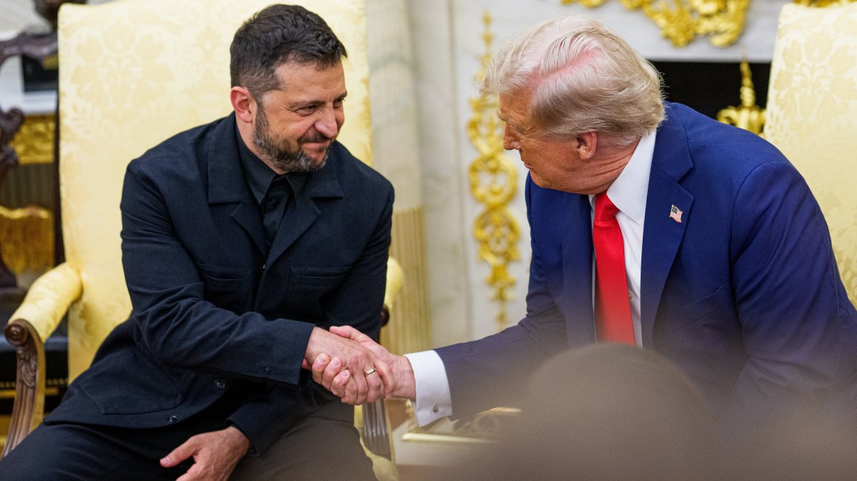 U.S. President Donald Trump (R) meets Ukrainian President Volodymyr Zelenskyy in the White House, Washington, D.C., U.S., Aug. 18, 2025. (EPA Photo)