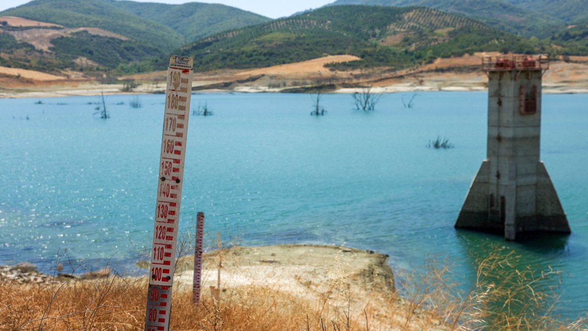 Gauges to measure water levels stand on dry terrain near the low waters of Naip Dam, as drought conditions continue to affect water levels, in Süleymanpaşa, northwestern Tekirdağ province, Türkiye, Aug. 11, 2025. (Reuters Photo)