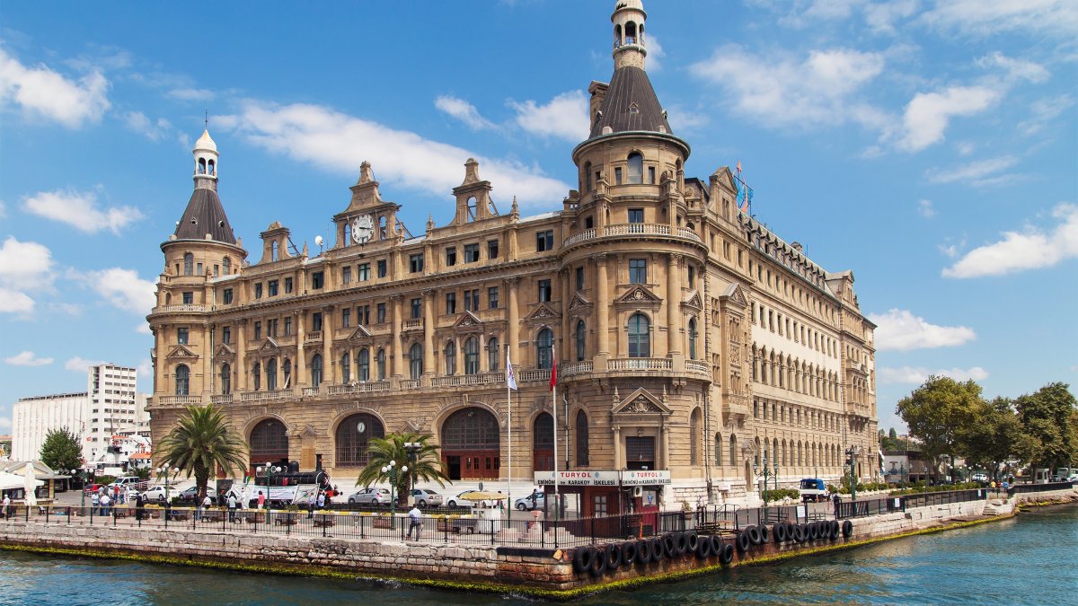 A general view of the Haydarpaşa Station in Kadıköy, Istanbul, in this undated file photo. (Shutterstock Photo)