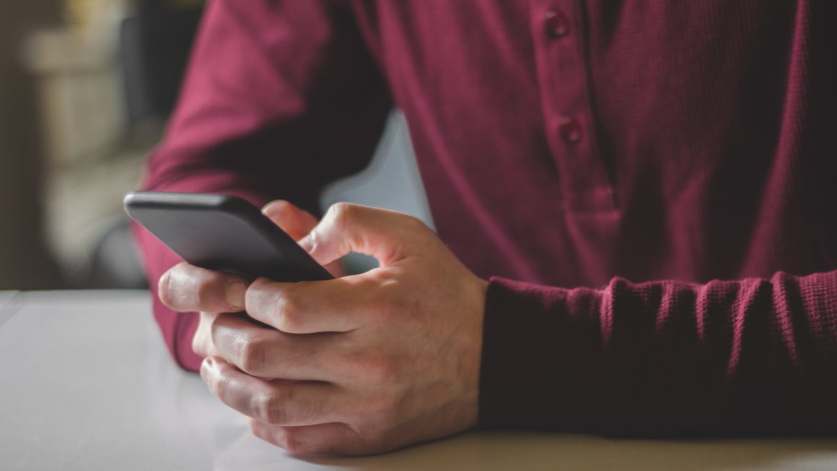 Awareness campaigns and counseling services guide young people away from online gambling. (Shutterstock Photo)