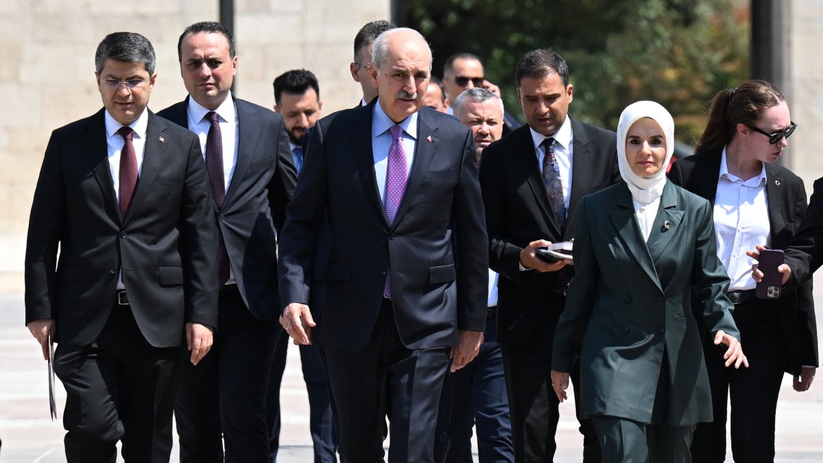 Parliament Speaker Numan Kurtulmuş (2nd L) and Minister of Family and Social Services Mahinur Özdemir Göktaş (R) arrive for the meeting, Ankara, Türkiye, Aug. 19, 2025. (AA Photo)