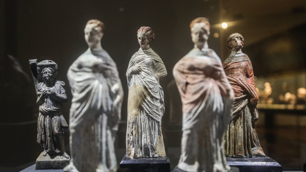 Rare statues discovered in the depths of the Mediterranean Sea are on display at the &quot;Secrets of the Sunken City&quot; exhibition, Alexandria, Egypt, Aug. 20, 2025. (AA Photo)
