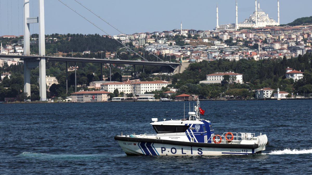 A police boat patrols on the Bosporus, as a third round of peace talks between Russia and Ukraine is expected to be held in Istanbul, Türkiye, July 23, 2025. (Reuters Photo)