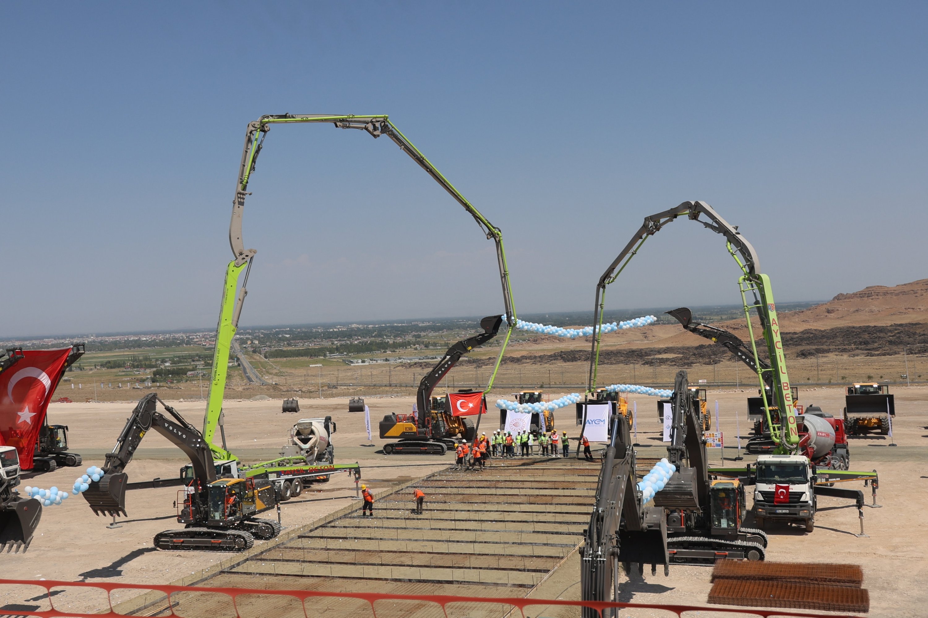 Türkiye starts building rail link to Nakhchivan, key to Zangezur Corridor