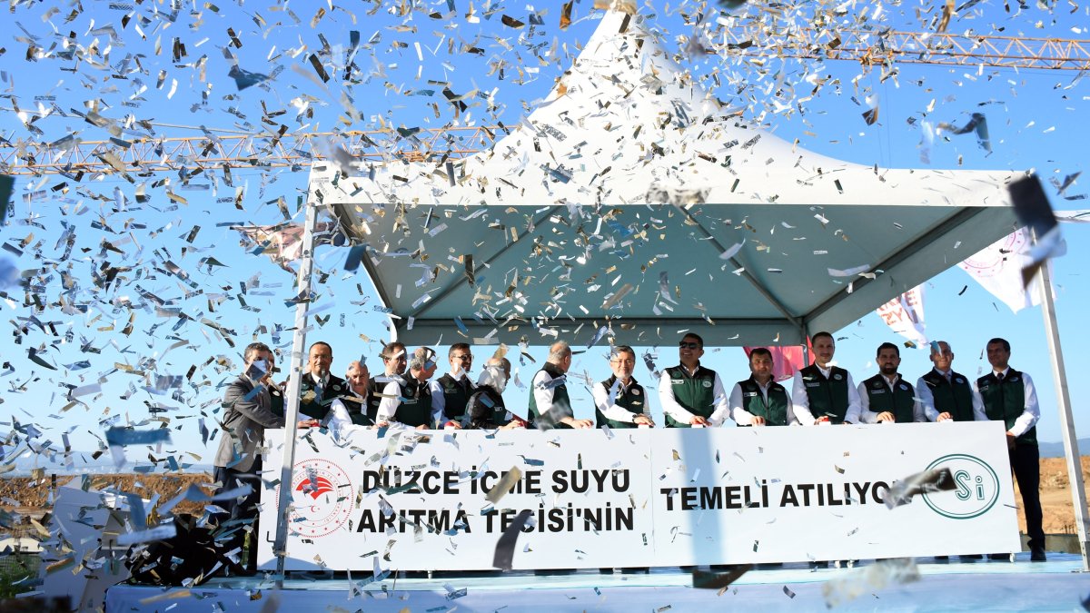 Agriculture and Forestry Minister Ibrahim Yumaklı (7th R) at the groundbreaking ceremony of the Central Drinking Water Treatment Plant in Beyköy, Düzce, Türkiye, Aug. 21, 2025. (AA Photo)