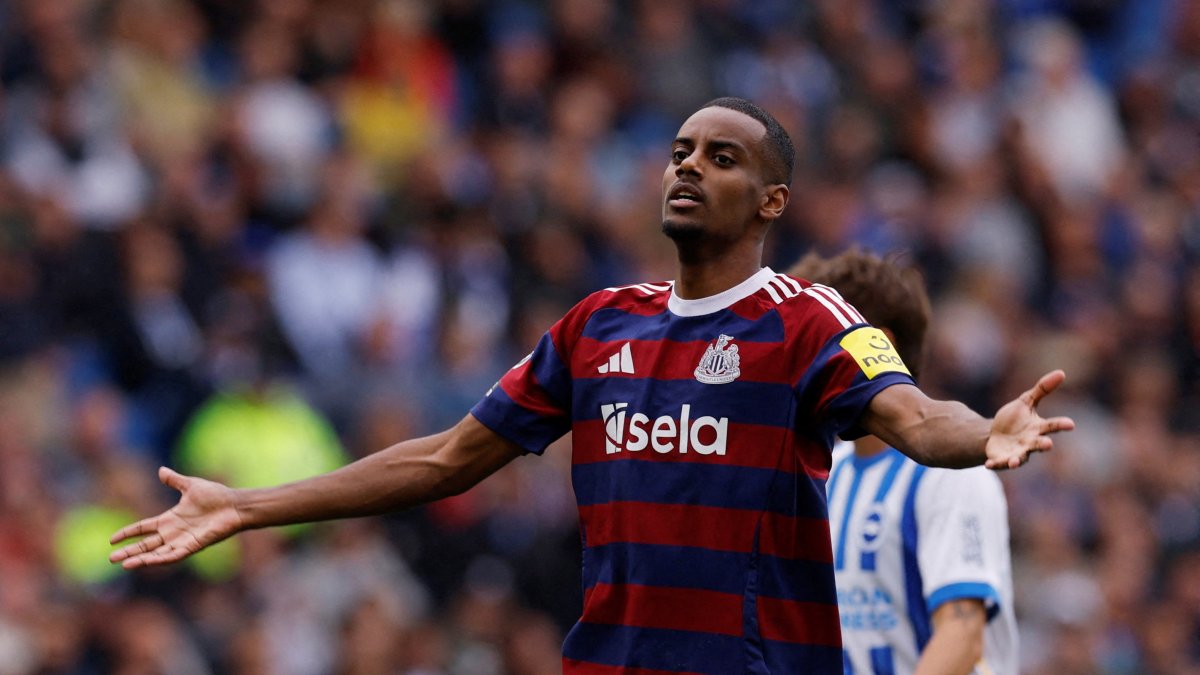 Isak out as Newcastle-Liverpool tie looms amid transfer standoff