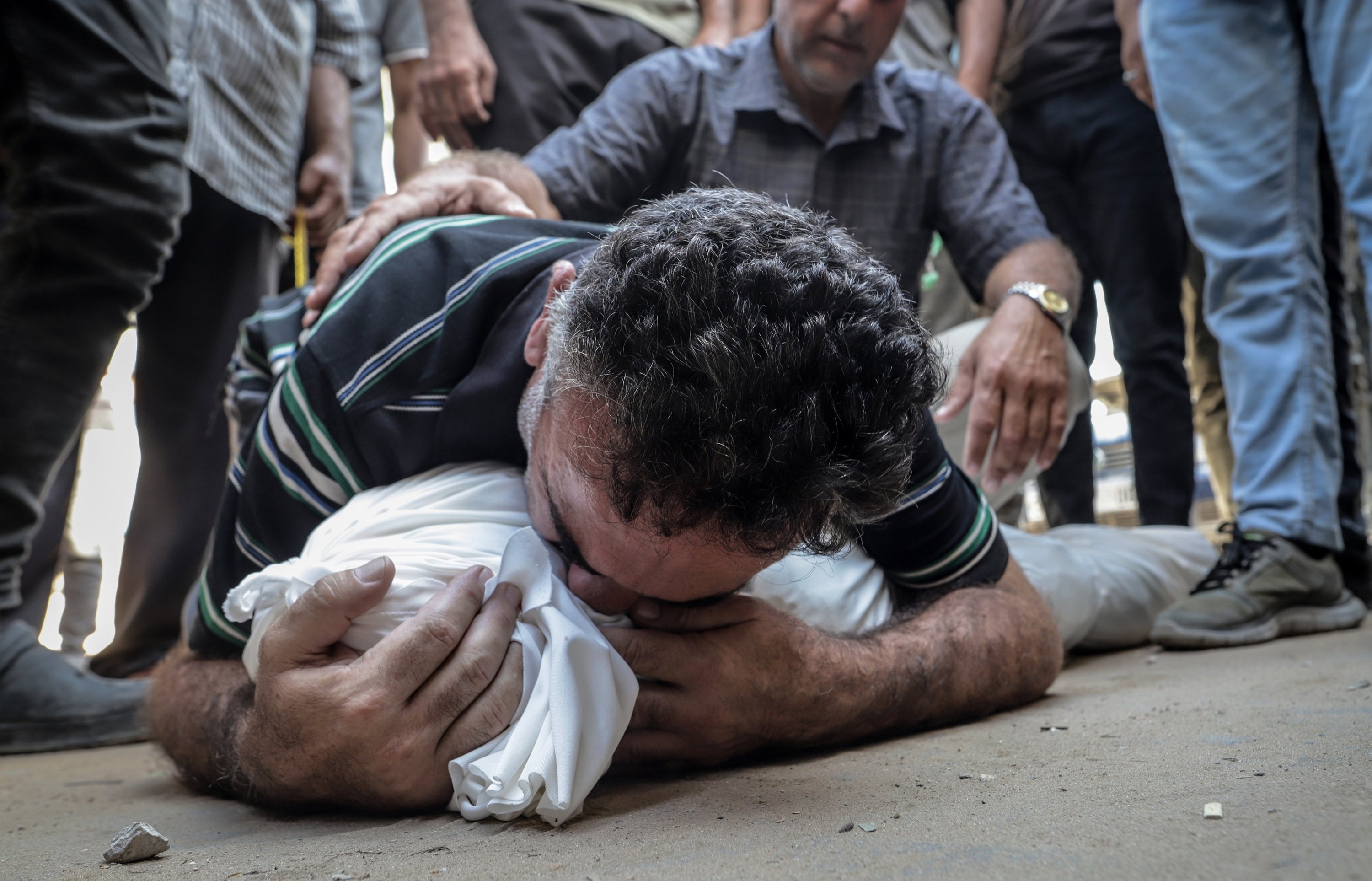 N Gaza braces for Israeli ops as military kills 4 more aid seekers