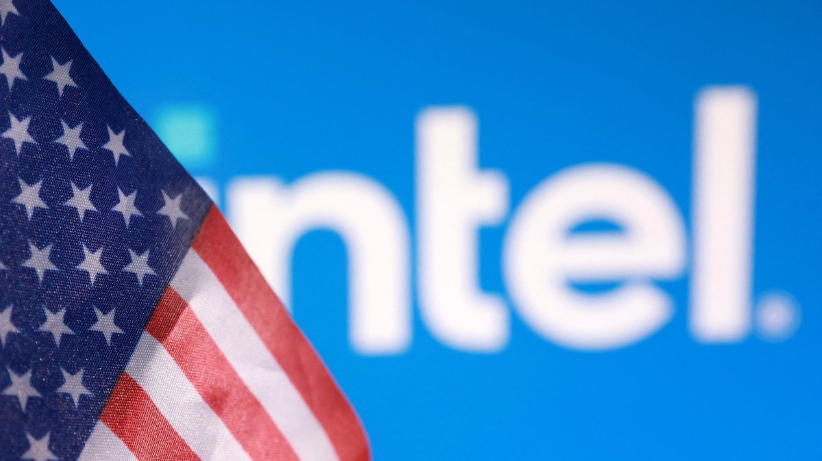 The U.S. flag and Intel logo are seen in this illustration taken on Aug. 22, 2025. (Reuters Photo)