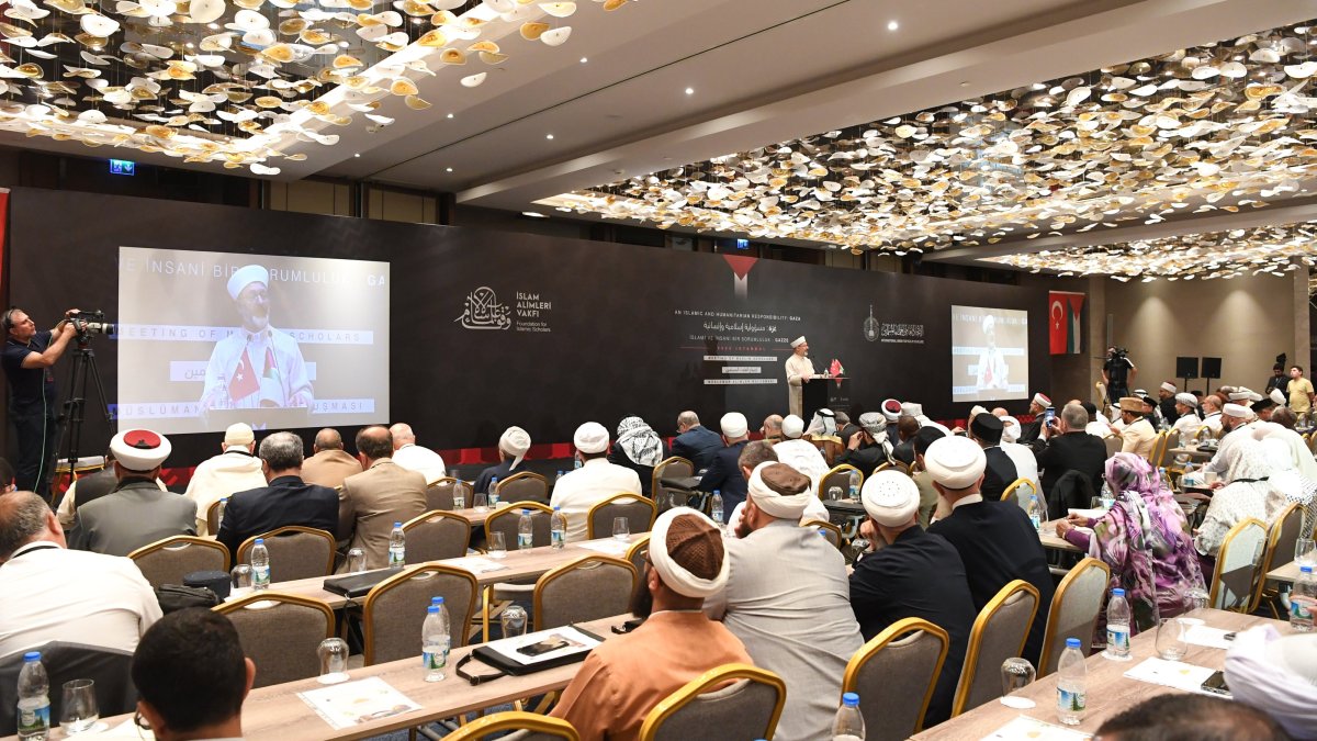 Scholars gathered in Istanbul stress urgent aid obligation for Gaza