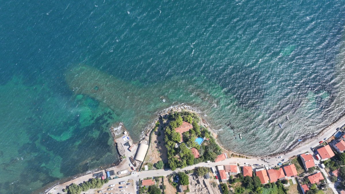 An aerial view of Liman Tepe along the Izmir coasts, where rising sea temperatures are increasingly affecting the surrounding marine environment, Izmir, Türkiye, Aug. 20, 2025. (AA Photo)