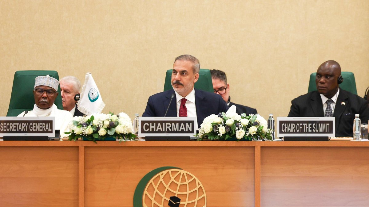 Foreign Minister Hakan Fidan speaks at the meeting in Jeddah, Saudi Arabia, Aug. 25, 2025. (AA Photo)