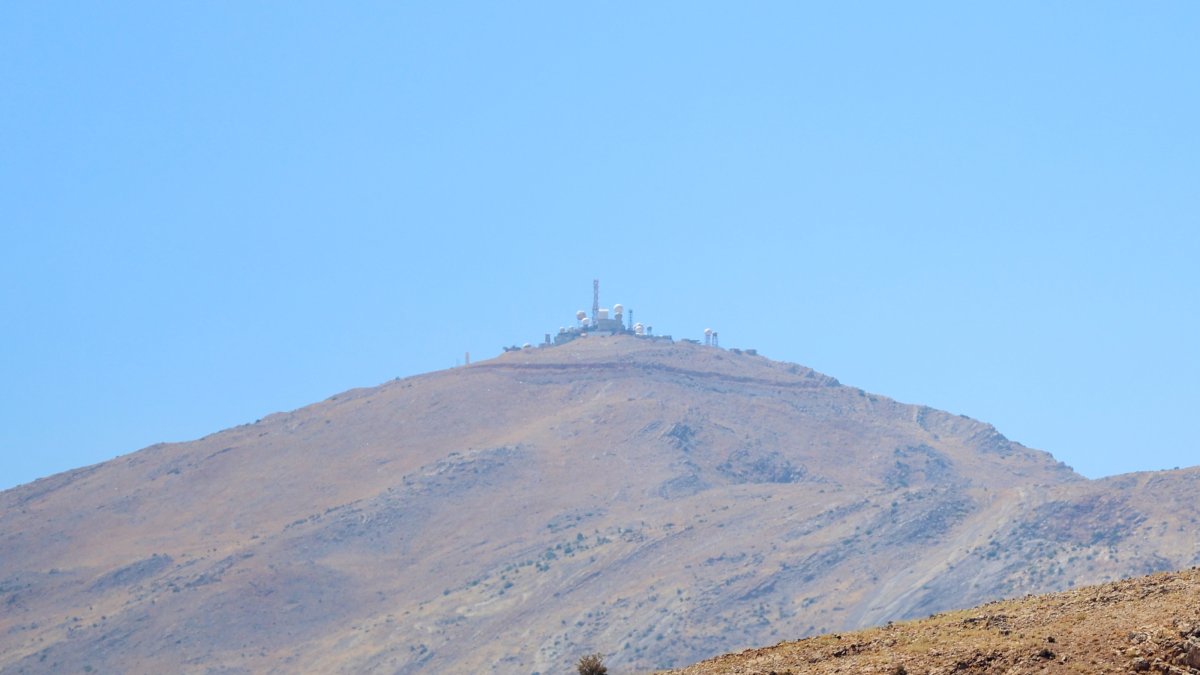 Israeli forces open fire on civilians protesting their entry into the village of Beit Jinn, south Syria. (AA Photo)