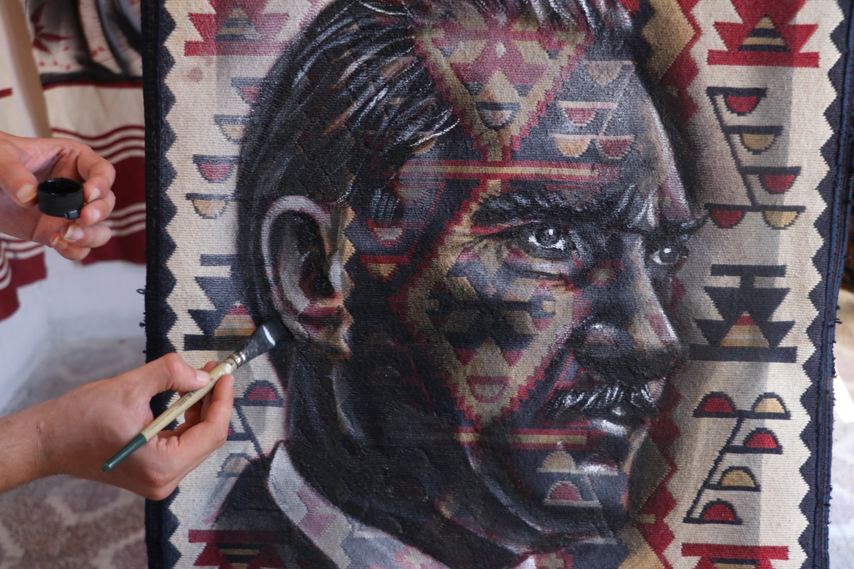 Turkish artist revives old carpets through art | Daily Sabah