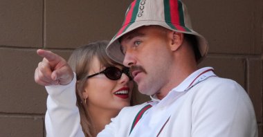 U.S. singer-songwriter Taylor Swift (L) and boyfriend NFL player Travis Kelce an U.S. Open match in New York City, Sept. 8, 2024. (AFP Photo)