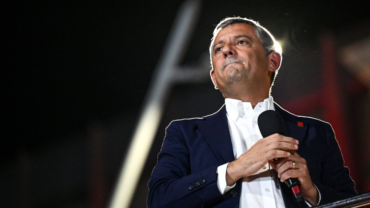CHP leader Özgür Özel delivers a speech during a rally outside the Beyoğlu municipality town hall, Istanbul, Türkiye, Aug. 27, 2025. (AFP Photo)