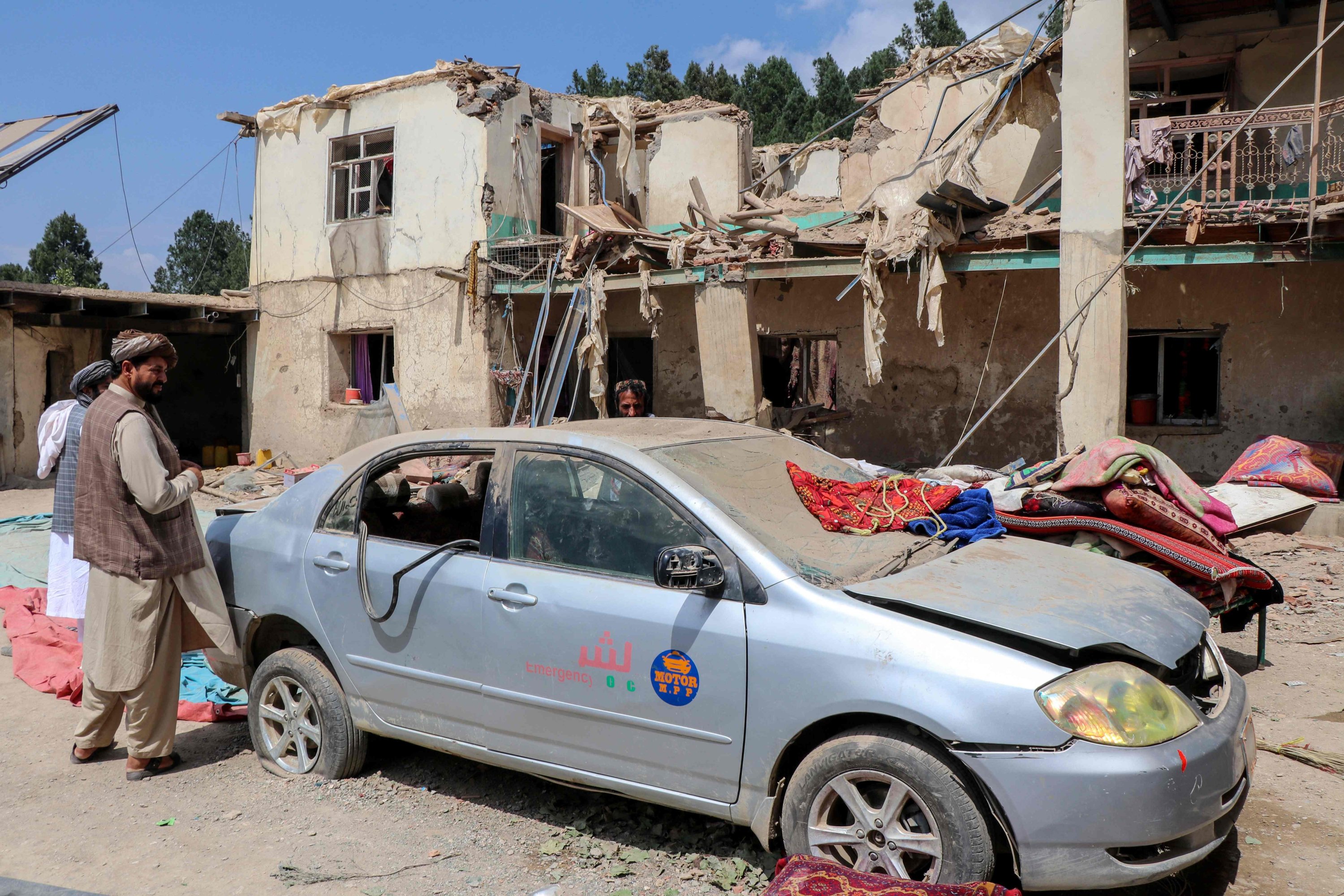 Iz pakistanskih zaporov izpuščenih 140 afganistanskih migrantov se je vrnilo domov