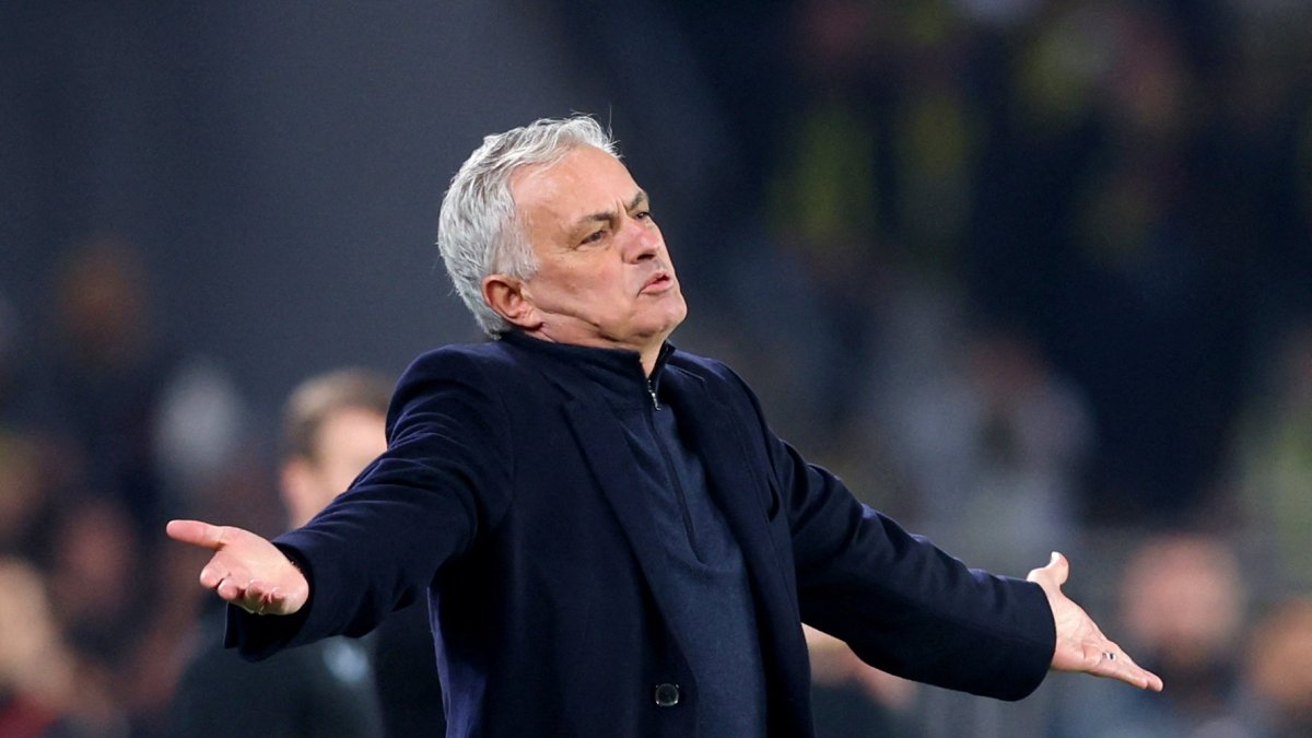 Fenerbahçe sack coach Mourinho after Champions League heartbreak