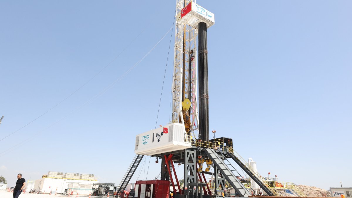 A domestically produced drilling rig is seen at a site in Şırnak province, southeastern Türkiye, May 28, 2025. (AA Photo)