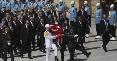 President Recep Tayyip Erdoğan and other officials walk to the mausoleum of modern Türkiye&#039;s founder, Mustafa Kemal Atatürk, on Victory Day, Ankara, Türkiye, Aug. 30, 2022. (AP Photo)