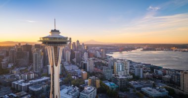 Seattle skyline with Mount Rainier in the distance, Washington, U.S. (Shutterstock Photo)