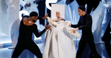 Lady Gaga performs during the 2013 MTV Video Music Awards in New York, U.S., Aug. 25, 2013. (Reuters Photo)