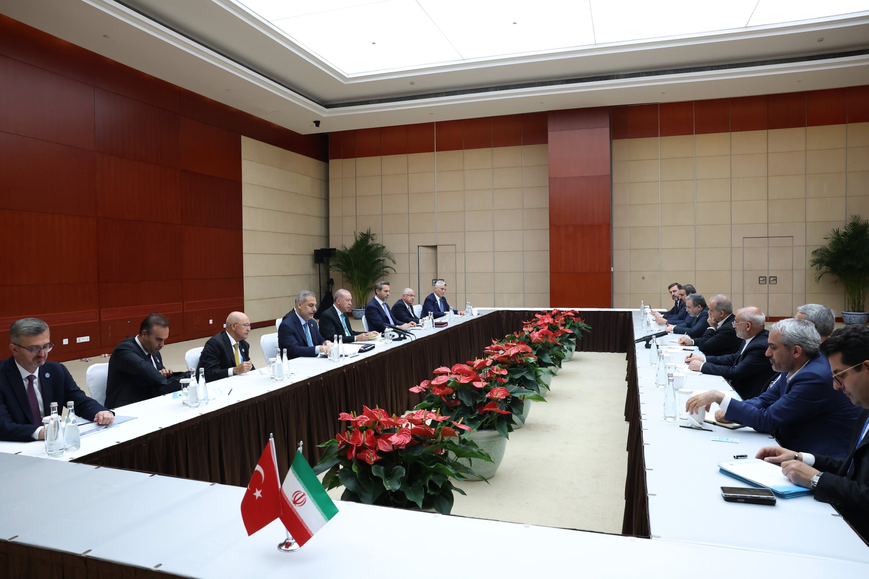 Erdoğan, Pezeshkian meet on sidelines of SCO