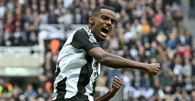 Newcastle United&#039;s Alexander Isak celebrates after scoring the opening goal of the English Premier League football match between Newcastle United and Arsenal at St. James&#039; Park in Newcastle-upon-Tyne, U.K., Nov. 2, 2024. (AFP Photo)
