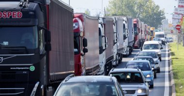 Bosnian truck drivers block key roads in protest against what they say is the government&#039;s failure to help them reduce administrative barriers and excessive taxes, Sarajevo, Bosnia-Herzegovina, Sept. 1, 2025. (Reuters Photo)