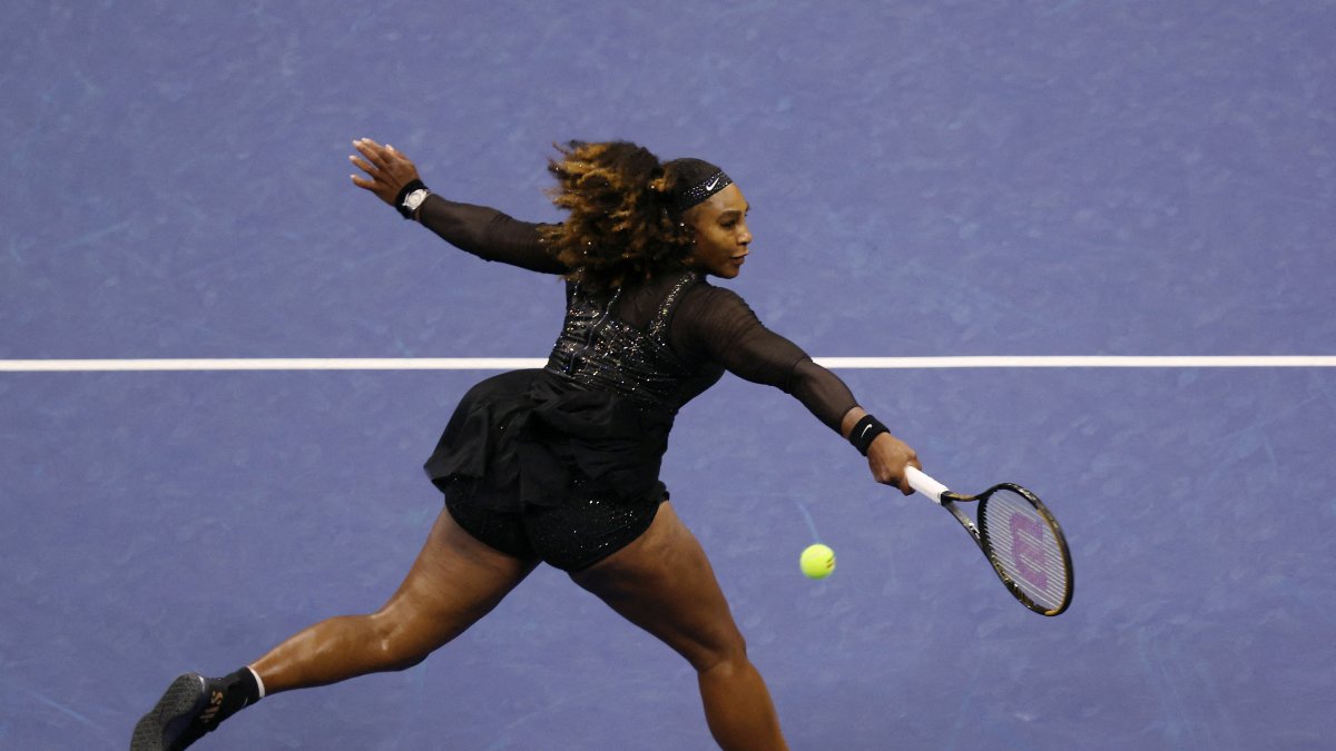 Serena guides as Venus, Fernandez reach US Open doubles quarters