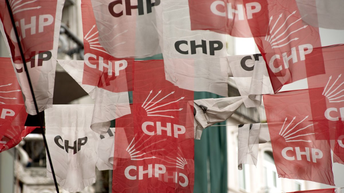 Flags of the Republican People’s Party CHP flying on a street in Istanbul, Türkiye, March 16, 2024. (Shutterstock Photo)